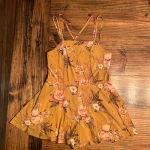 Xhilaration yellow floral romper, Very good condition